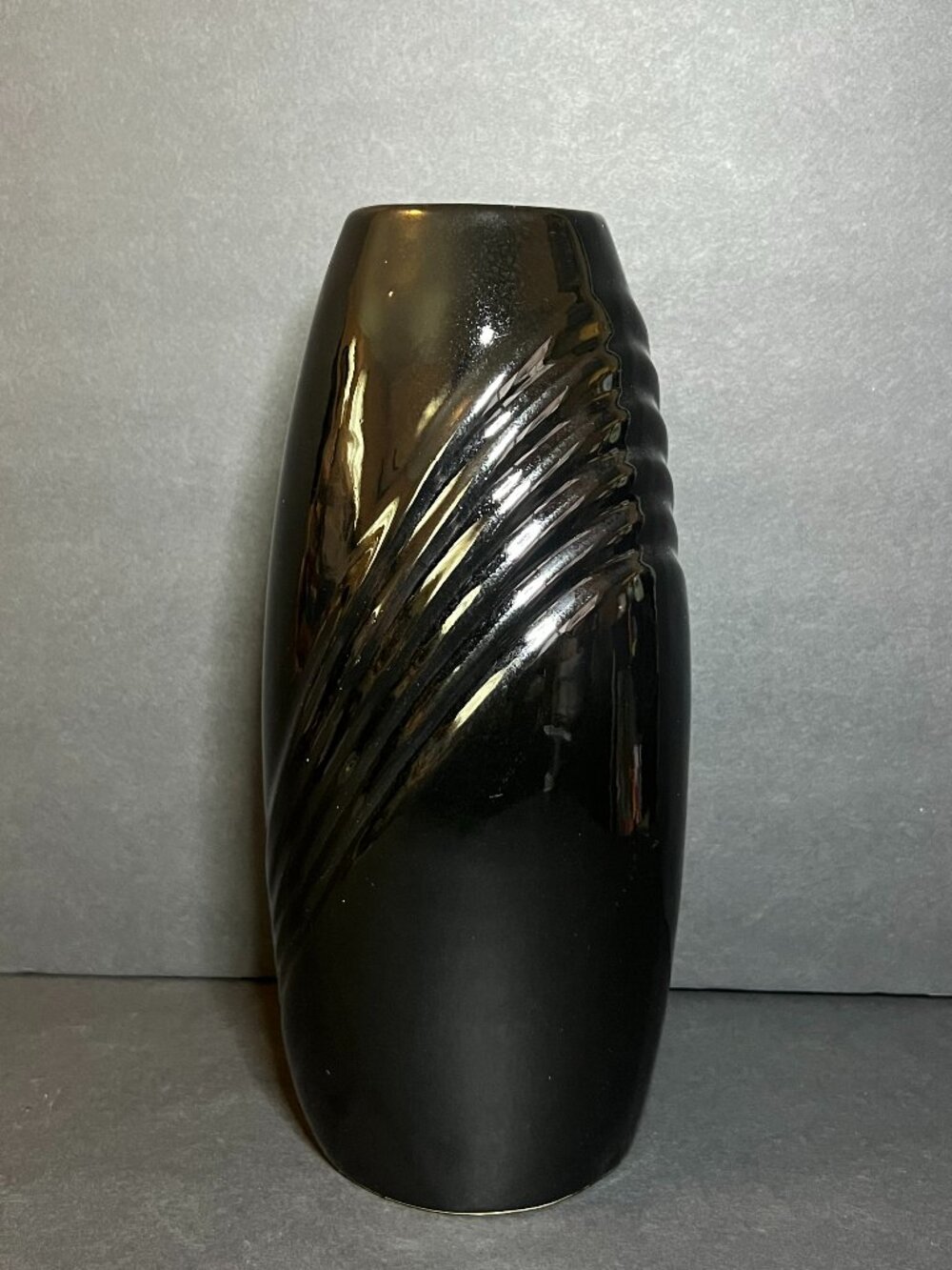 Vintage 1984 Mann Art Deco Glossy Black Pottery Ceramic Draped Pleated Vase 9.5"